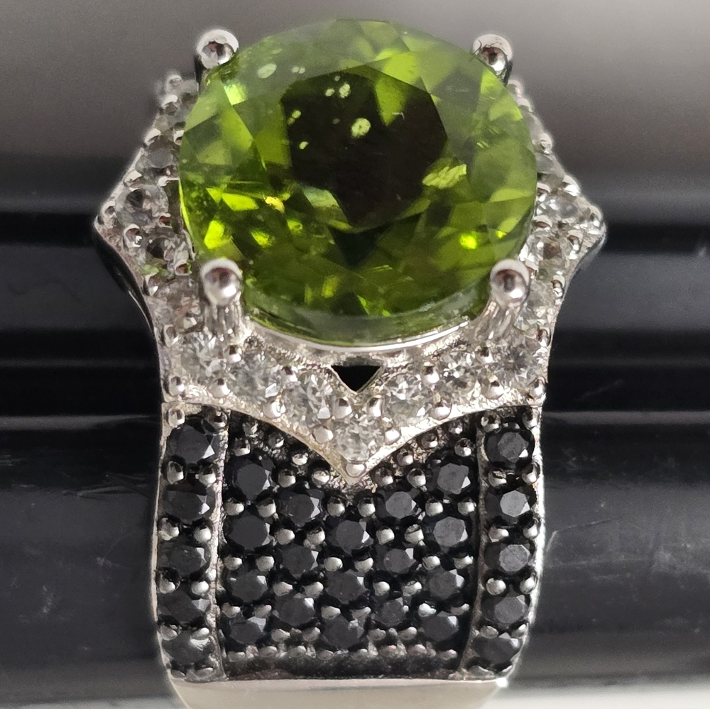 Stupendous Sterling Silver 925 Ring